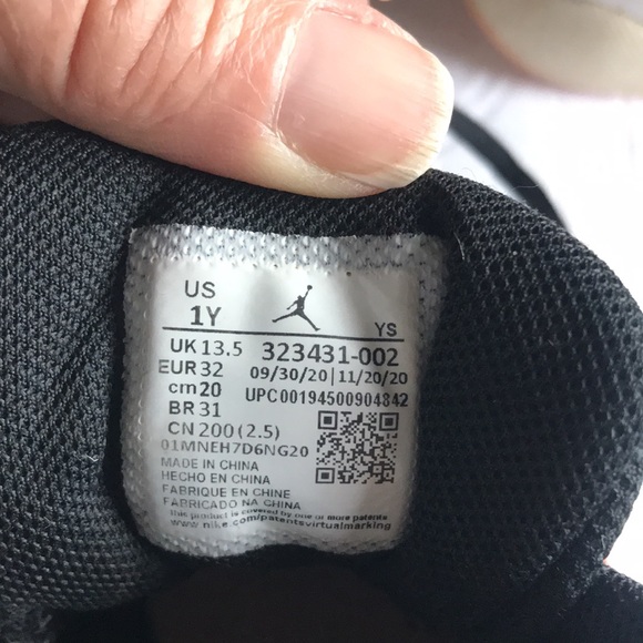 Girl’s Jordan Six Rings Basketball Shoes - Picture 10 of 10